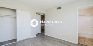 5808 West Holly Street Gallery 9