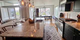 LUXURY 4 Bedroom home in NORTHGATE with Mountain Views Gallery 18
