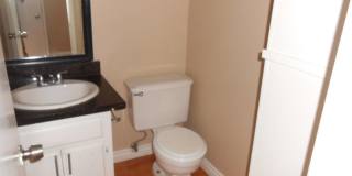Spacious 2 story Townhouse with Community Pool Gallery 9