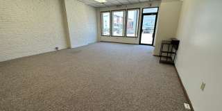 First Floor Commercial Space in Perfect Oakland Location Right on Boulevard of the Allies! CALL TODAY! Gallery 2