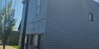 2 bed apartment with a private back porch Gallery 12