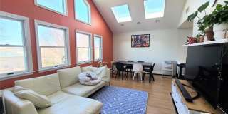 515 Broad Avenue Gallery 1