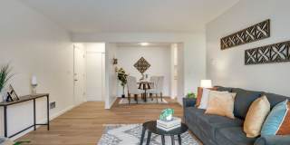 Cozy Condo Living in Tacoma's Desirable Highlands Community | Pool, Gym & Clubhouse Gallery 4