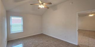 5705 Mandalay Gallery 21