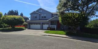 Spacious 5-Bedroom Residence in Desirable Sebastopol Neighborhood Gallery 1