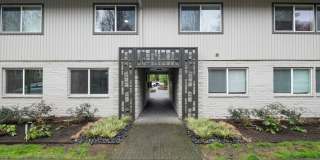 Uptown Lake Oswego Gallery 6