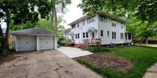 Well Care for Century Home Within Walking Distance to U of I, Downtown, & Multiple Parks Gallery 14