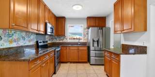 Come see this beautiful 4/2 single family home Gallery 5