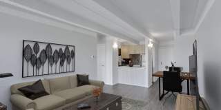 Liv on Steele Gallery 4