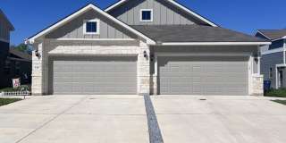Luxury Townhouse in Cibolo Gallery 1
