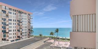 1147 Hillsboro Mile Gallery 25