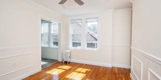 Charming 1 Bedroom-No Broker Fee Gallery 4