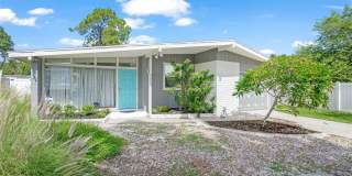 2/2 luxury pool home in Sarasota, unfurnished annual rental Gallery 1