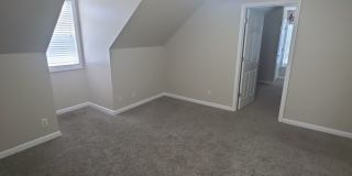 Spacious 4-Bedroom Pet-Friendly Home with Garage and Hardwood Floors Gallery 12