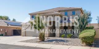 Beautiful Large Home w/A Pool Gallery 4