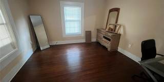1059 Hampton Street Gallery 23