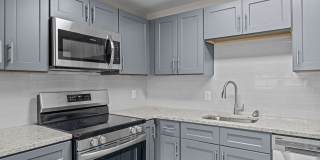 Experience Modern Living: Newly Renovated 1 Bed, 1 Bath Apartment Coming Soon! Gallery 37