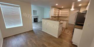 Beaverton 3 Bed 2.5ba Beautiful 2 Story Condo With 2 Car Garage, Gas Fireplace, High Ceilings & Patio! Beaverton 3 Bed 2.5ba Beautiful 2 Story Condo With 2 Car Garage, Gas Fireplace, High Ceilings & Patio! Gallery 5