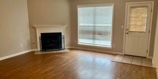 4 Bed, 2 Bath with Fenced Yard, Two-Car Garage, and Jetted Tub Gallery 4