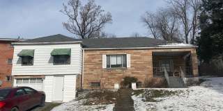 3 Bedroom House located in Evansdale - Available 08/05! Gallery 1