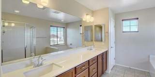 Gated community - 4 bedrooms - 3 baths Gallery 16