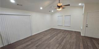 77 Tiller Way Gallery 3