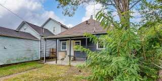 512 Troy St. Gallery 27