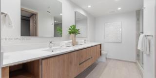 Clara Bay Harbor I Gallery 11