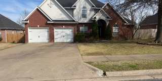 1216 Northeast Buckingham Boulevard Gallery 1