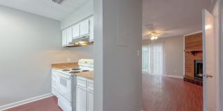CUTE 2/1.5 w/ New Paint, Washer and Dryer, Close to TCC & FSU! Available NOW for $1050/month! Gallery 7