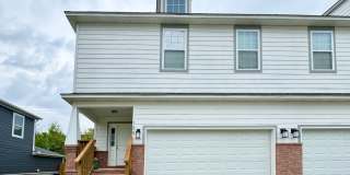 New 2 bedroom duplex, 2 car garage, quiet neighborhood, all appliances Gallery 1