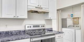 635 E Henry St Gallery 10