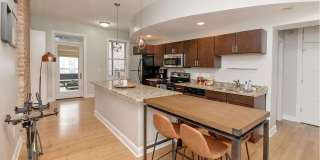 1338 Vine St Unit C Gallery 1