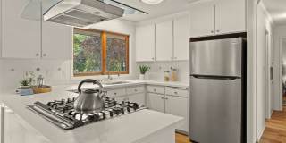 Spacious rambler-style 4 bed 2 bath house in Edmonds Spacious rambler-style 4 bed 2 bath house in Edmonds Gallery 6
