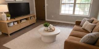 311Nach - Evergreen Court Gallery 1