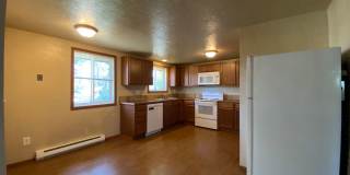 Spacious & Bright 2-Bedroom, 1-Bath upper-level fourplex- located in Spokane Valley! Spacious & Bright 2-Bedroom, 1-Bath upper-level fourplex- located in Spokane Valley! Gallery 3