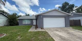 Spacious 2 Bedroom, 2 Bath, 2 car garage Home For Rent in New Port Richey! Gallery 1