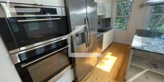 Sunny 3 Bed/ 2 Bath 15 Min Walk to Harvard Gallery 11