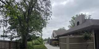 Charming 1 Bed / 1 Bath Duplex – Well-Maintained & Move-In Ready! Gallery 5