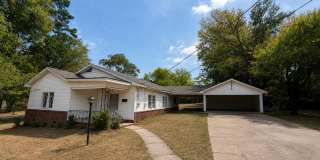 4 Bedrooms • 2 Bathrooms • $1,675/mo Gallery 1