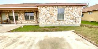 **APPLICATION RECEIVED** Charming 3-Bed, 2-Bath Home with Fenced Yard – Pet Friendly! Gallery 1