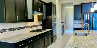 Gorgeous 5 bedroom home. Spacious and Elegant! Gallery 11