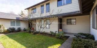 Charming Two Bedroom Townhouse in Gresham - Fenced Yard! Charming Two Bedroom Townhouse in Gresham - Fenced Yard! Gallery 1