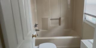 Charming 2BR Duplex in Norfolk Gallery 10