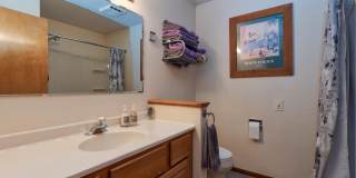 Large Corner Lot Home - 4 bed - 3 bath Gallery 1
