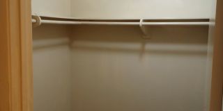 Studio with extra large closet and Bath, 600 sqft with walk in closet, washer/dryer in complex Gallery 7