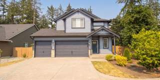 Easy JBLM Commute Like-New 4BR Home with 3-Car Garage & Bonus Office Gallery 1
