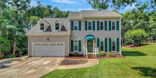 Room in 4 Bedroom Home at Daingerfield Dr Gallery 8