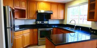 3bed/2 full bath + 1 office in the backyard. Single Family Home! 3bed/2 full bath + 1 office in the backyard. Single Family Home! Gallery 5