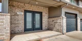 Brand New 3 Bed 2.5 Bath Duplex Includes Office Space (See Contact Info Below) Gallery 6